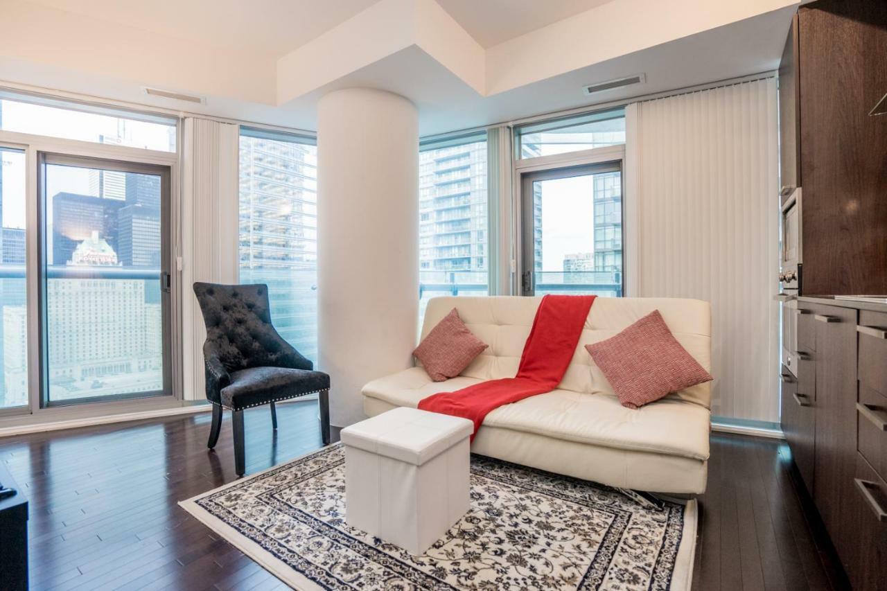 Aaira Suites Toronto Exterior foto