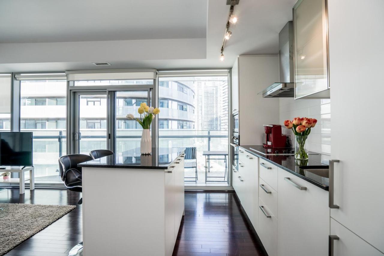 Aaira Suites Toronto Exterior foto